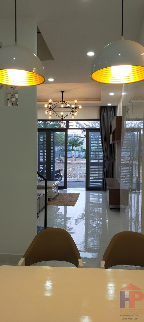 Bán nhà Huỳnh Tấn Phát Huyện Nhà Bè, 1 trệt – 2 lầu, DT 4x12.5m, giá 3.95 tỷ