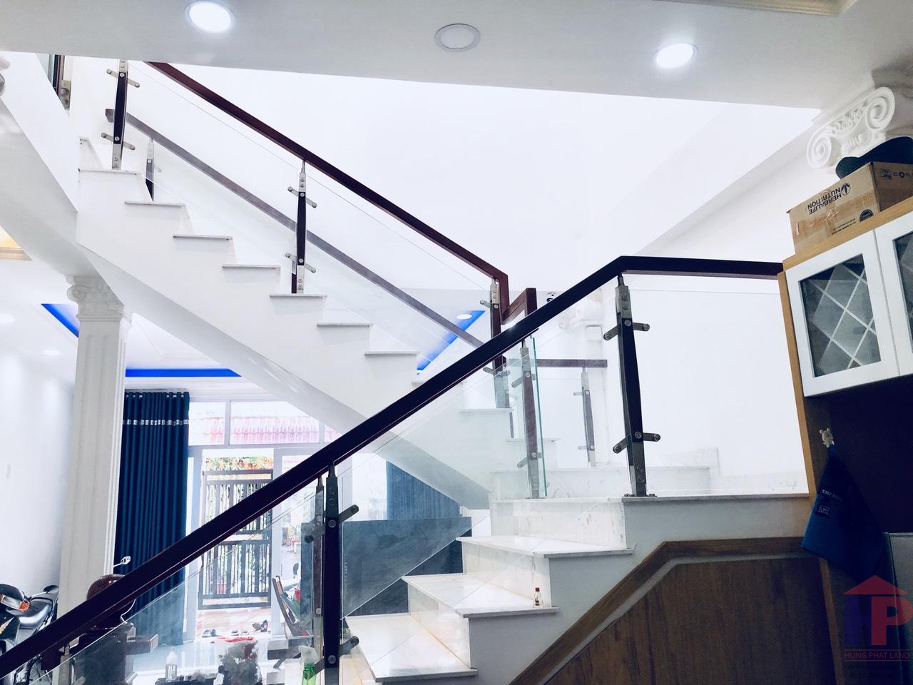Bán nhà hẻm 88 Nguyễn Văn Quỳ Quận 7, DT 5.2x20.35m, giá 6.3 tỷ