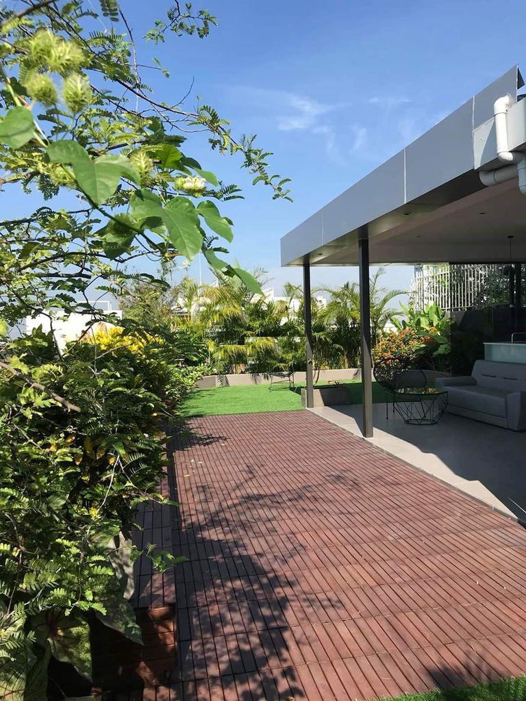 cần bán gấp căn hộ  Penthouse Sky Garden 1  Phạm Văn Nghị,  P. Tân Phong ,sân thượng rộng, 3 tầng 3 sân , mặt thoáng, nhìn sông Sài Gòn, Landmark 81 ,tòa nhà Bitexco tại nhà . liên hệ:0352161628(gặp vũ)