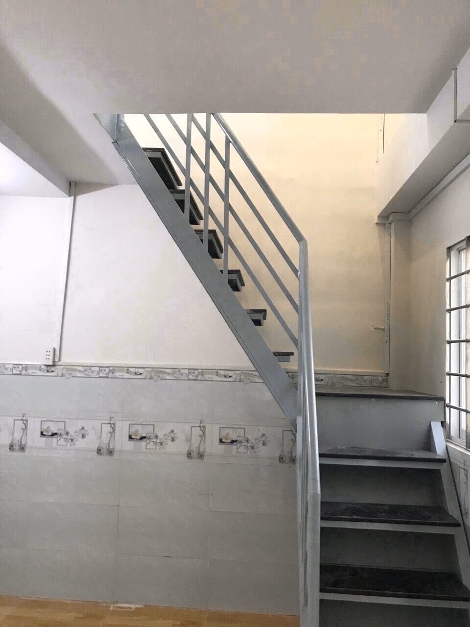 Bán nhà Phường Phú Mỹ Q7, MT hẻm 1669, DT 4x6m, giá 1.25 tỷ