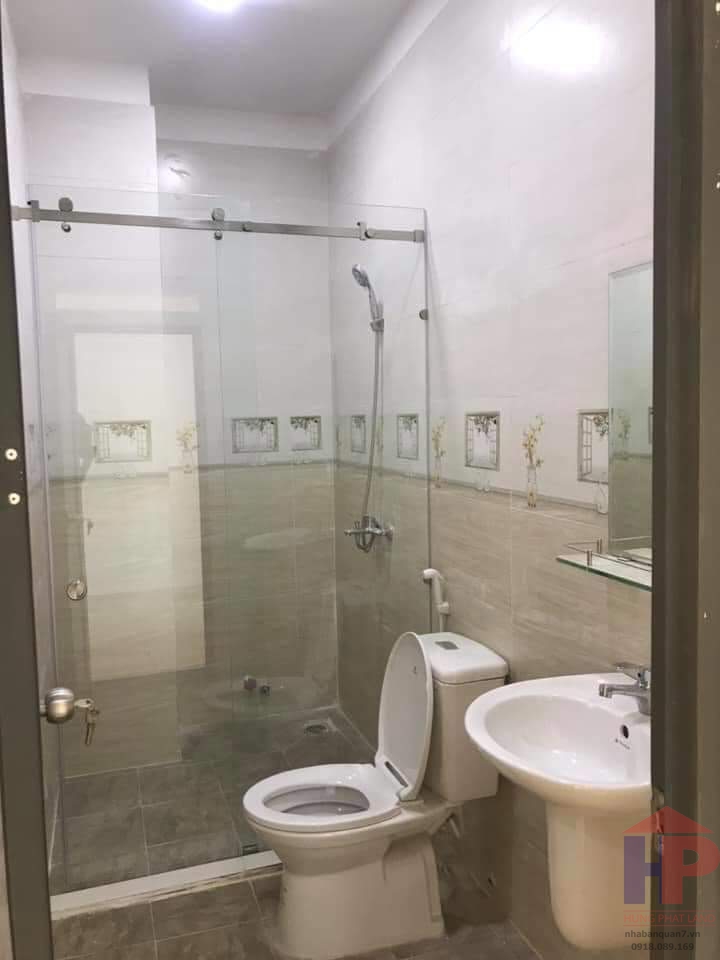 Bán nhà hẻm 1368 lê văn lương, xã phước kiển, Nhà Bè Dt: 5,5m x 15m 1 trệt, 2 lầu Giá: 5,3 tỷ LH 0909477288