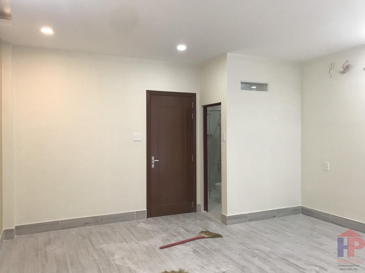 Bán nhà hẻm 300 Nguyễn Văn Linh Phường Bình Thuận Quận 7 DT 87 m2 Giá 12.59 tỷ thương lượng LH 0909477288