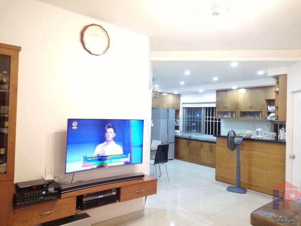 Bán căn hộ Hưng Vượng 3, Nguyễn Văn Linh, P.Tân Phong DT: 82m2 Giá: 2.7 tỷ thương lượng LH 0909477288