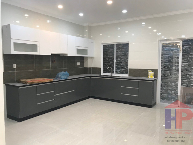 Bán nhà hẻm 300 Nguyễn Văn Linh, P. Bình Thuận, Q7. DT: 5x17.5m. Giá: 10.8 tỷ. LH: 0913999003