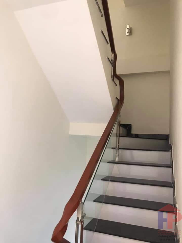 Bán nhà hẻm 1368 lê văn lương, xã phước kiển, Nhà Bè Dt: 5,5m x 15m 1 trệt, 2 lầu Giá: 5,3 tỷ LH 0909477288