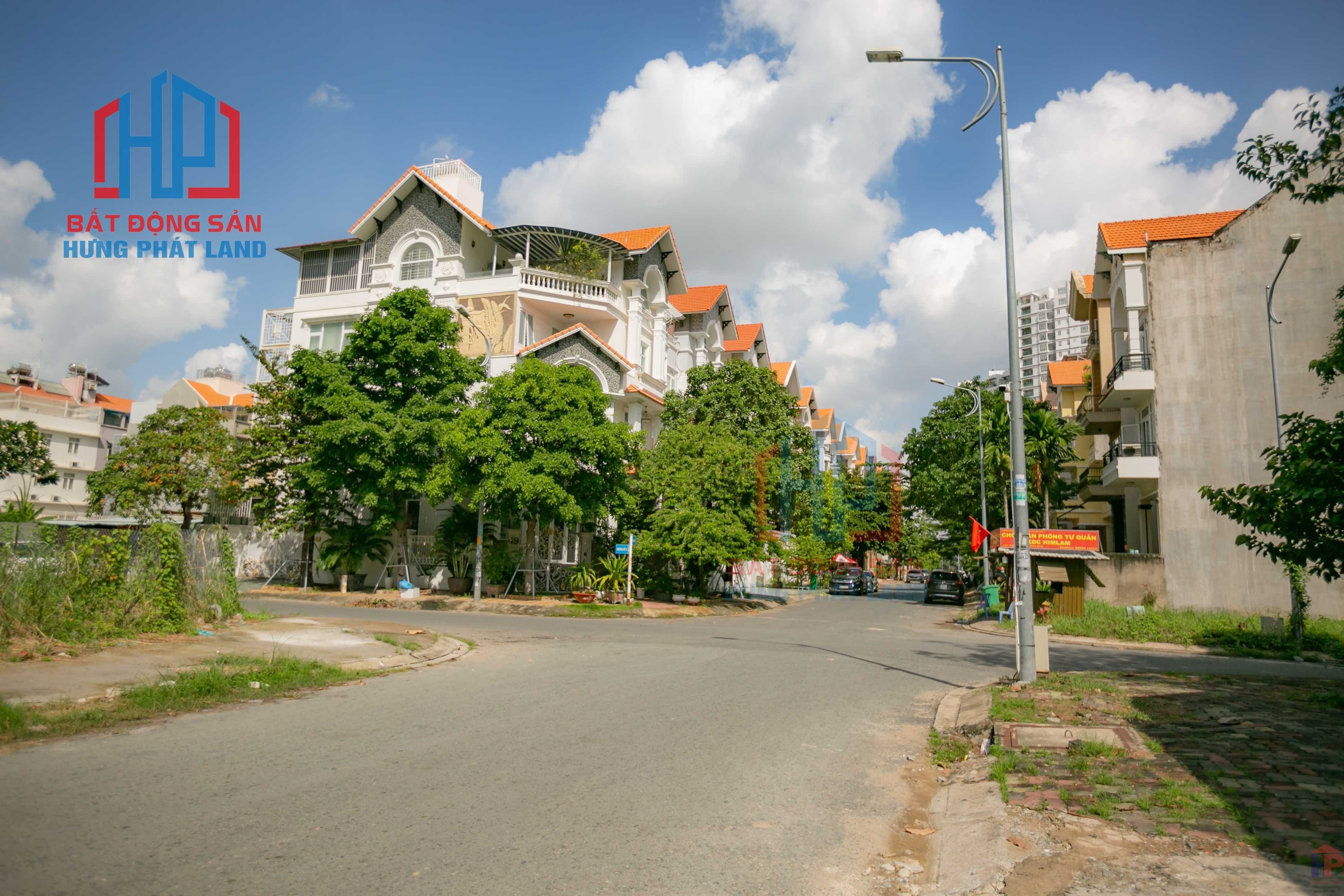 Biệt Thự 2 mặt tiền Nam Đô Phú Mỹ Hưng Quận 7. DT: 8m X 18m. Giá 53 tỷ. LH: 0918.089.169 Hiền Thương